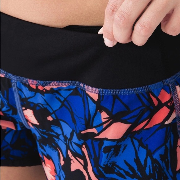 Lululemon Speed Shorts Paint Storm Harbor Blue Black Lined Size 8 - Picture 13 of 13